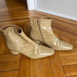 LoQ Matea Croc-Embossed Booties Size 38